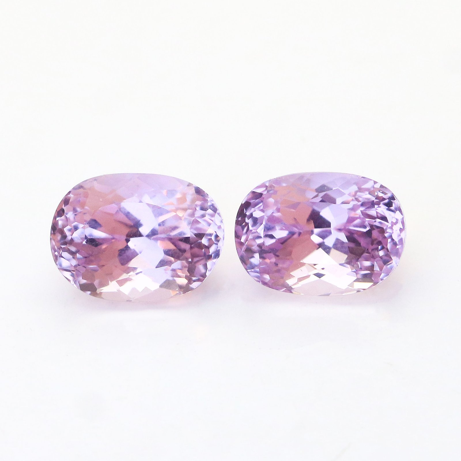 1.1 IGI Certified Natural & Unheated Purple Pink Kunzite Gemstone Pair - Afghanistan - Image 1