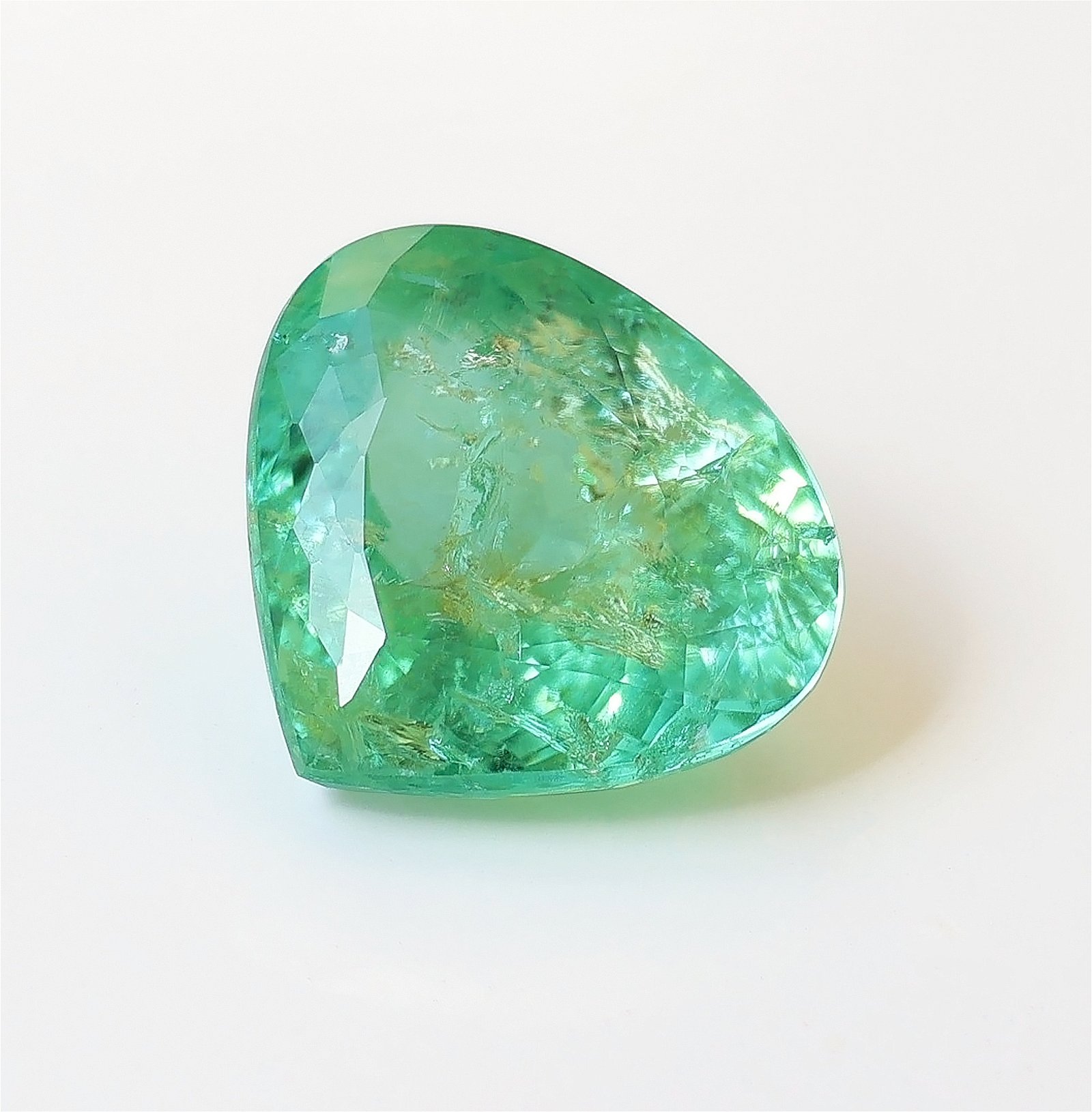 11.1 ICA Certified Natural & Unheated Green Tourmaline Gemstone - Afghanistan - Image 1