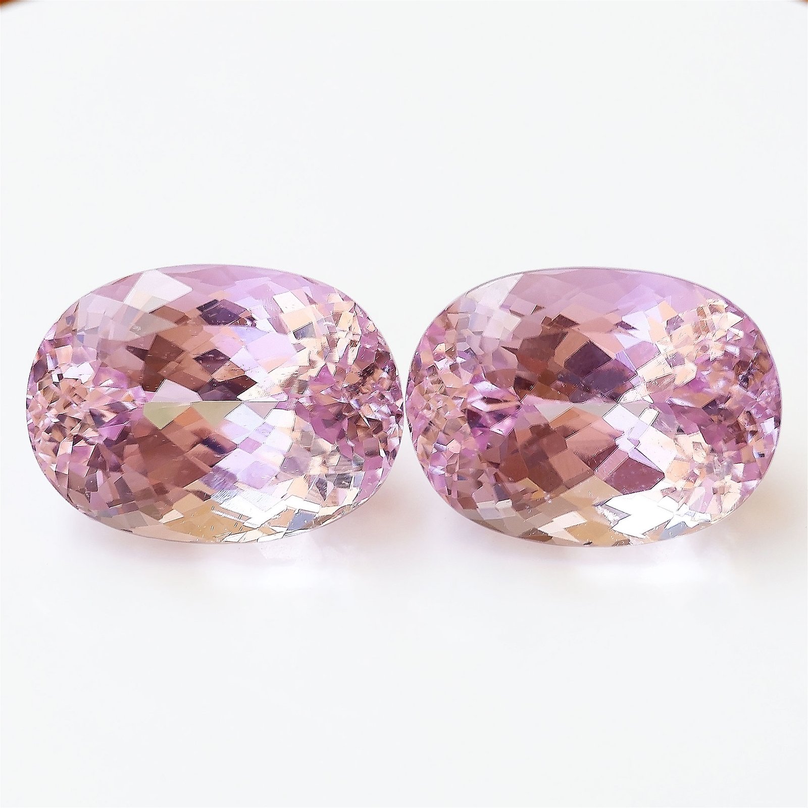 24.1 Natural IGI Certified Purple Pink Kunzite Gemstone Pair - Afghanistan - Image 1