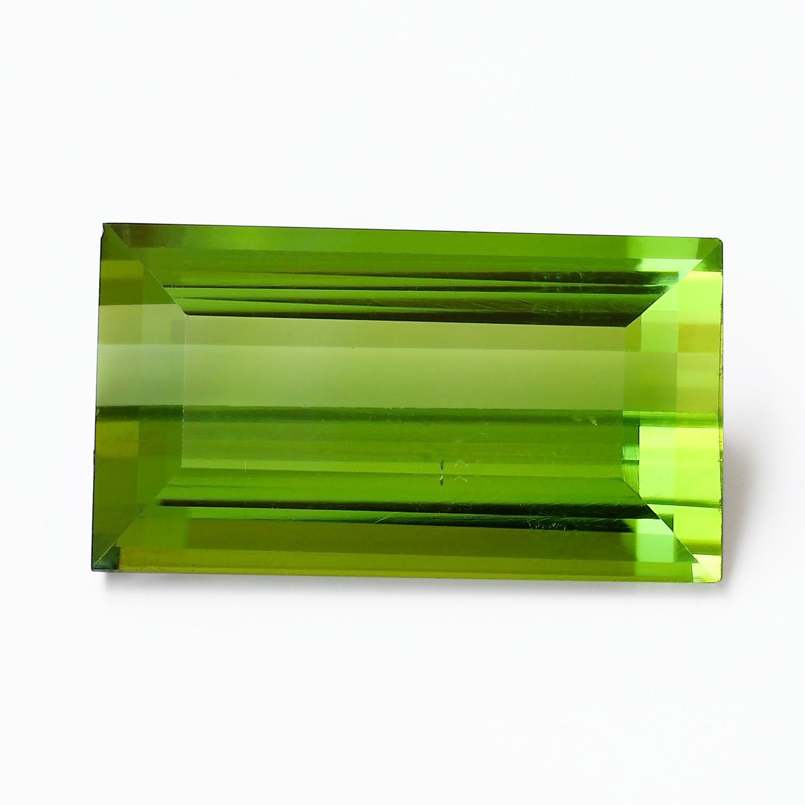 8.1 IGI Certified Natural & Unheated Green Tourmaline Gemstone - Afghanistan - Image 1