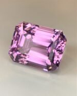 IGI Certified 21.91 Cts Natural Purple Kunzite Gemstone - Image 3